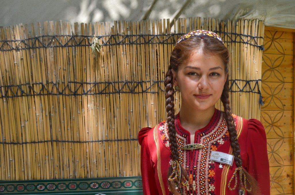 Туркмен бывшая. Туркмены внешность. Туркменская внешность. Внешний вид туркменов. Туркменистан внешность людей.